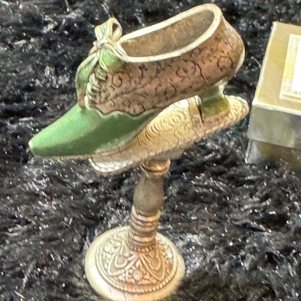 Vintage Sweet Romance History Of Shoes Collection Green Shoe Figurine On Stand